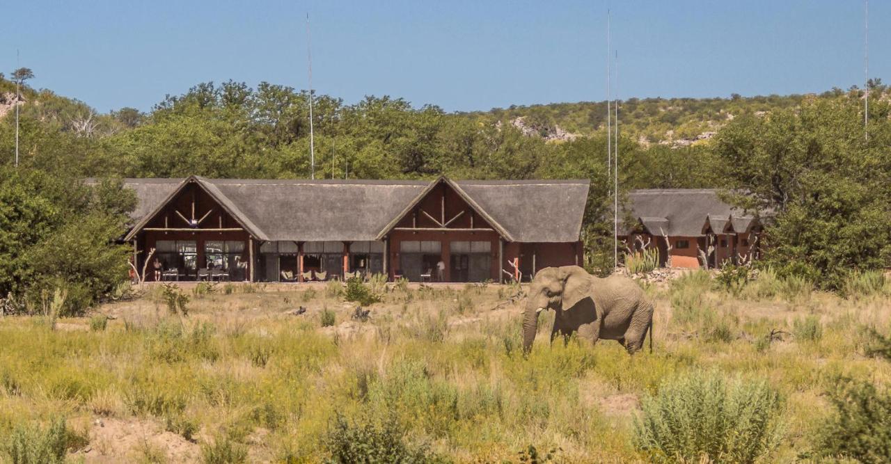 Hobatere lodge Otjovasandu Eksteriør billede